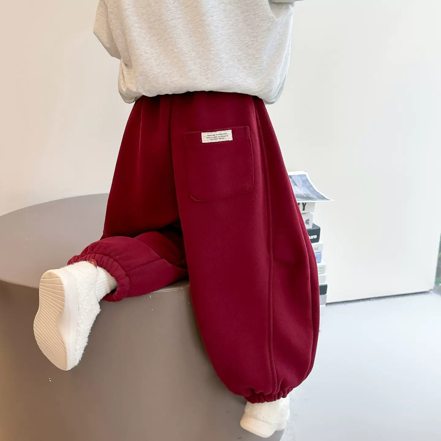 韩版男女童贴标加绒弯刀裤2025年冬季新款洋气校园卫裤网红童装潮