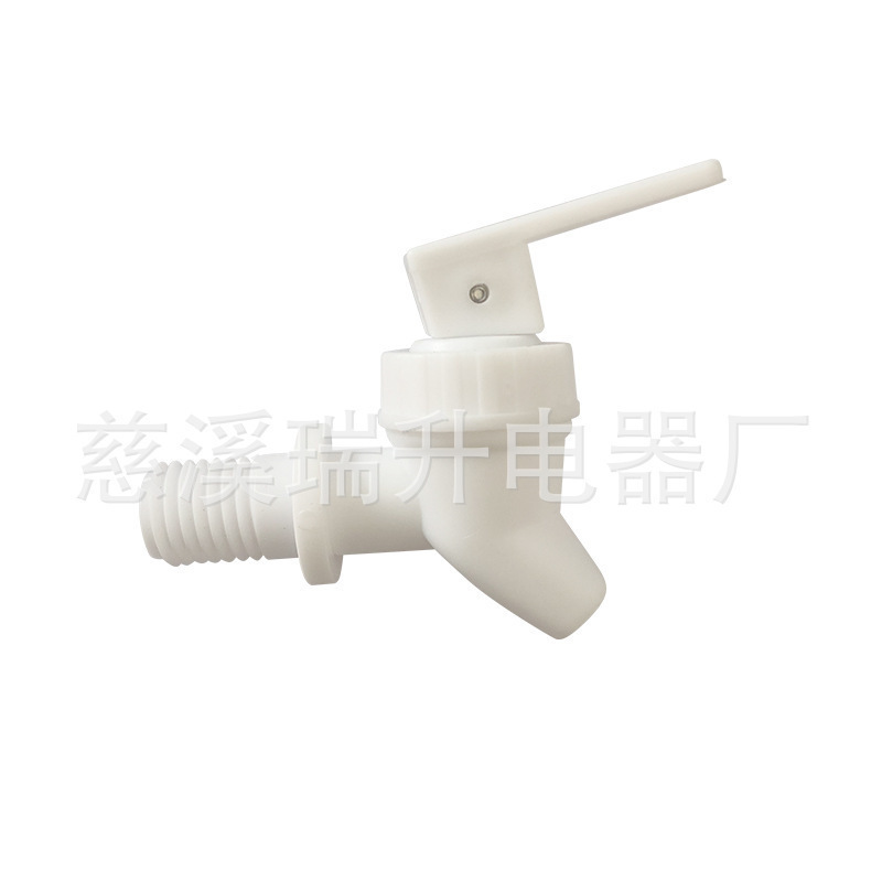 차가운 주전자 수도꼭지