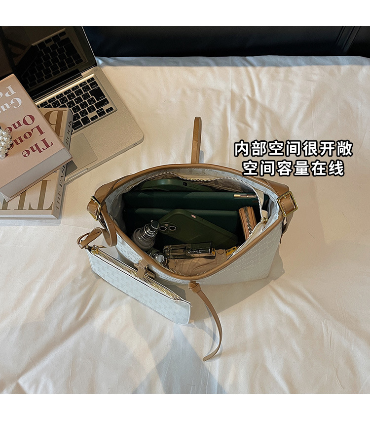 Large-capacity French Tote bag for women 2025 new style, elegant European and American fashionable women's bag, casual shopping and commuting bag undefined