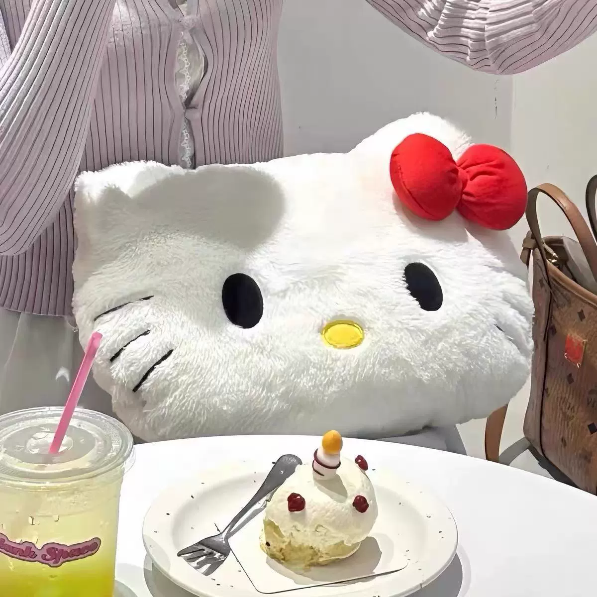 Hello Kitty, hello kitty, cartoon pillow, soft plush high quality doll, kitten