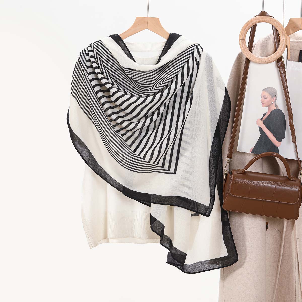 큰 줄무늬 흰색