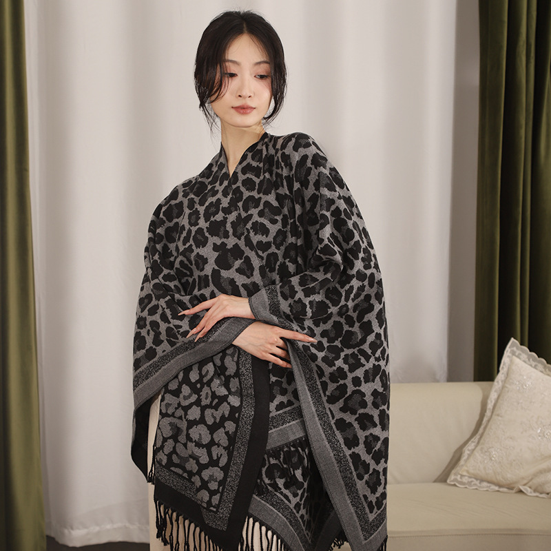 Viento nacional de leopardo Jacquard mantel turístico grueso capa de otoño y invierno larga bufandas cálidas capa de mujer al por mayor