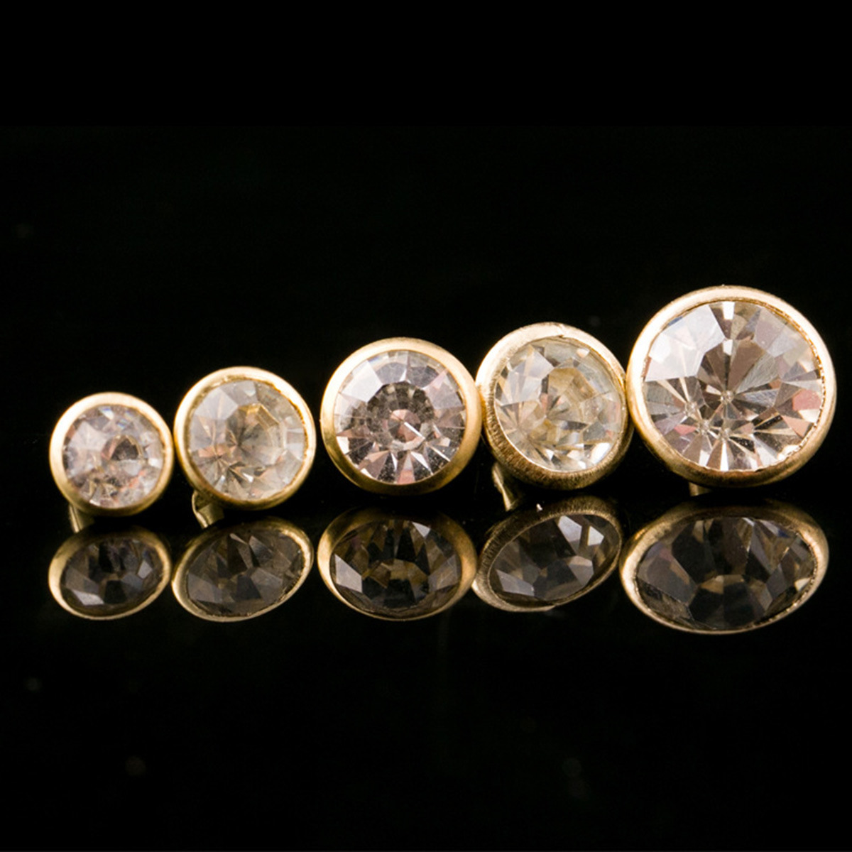 Fábrica en stock al por mayor DIY ropa con diamante remache pistola color oro plata un diamante clavo metal decorativo remache