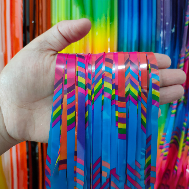 Material PET decoración de escena de fiesta diseño de fondo de cumpleaños cortina de seda de lluvia degradado patrón de muaré cortina de seda de lluvia 1*2m