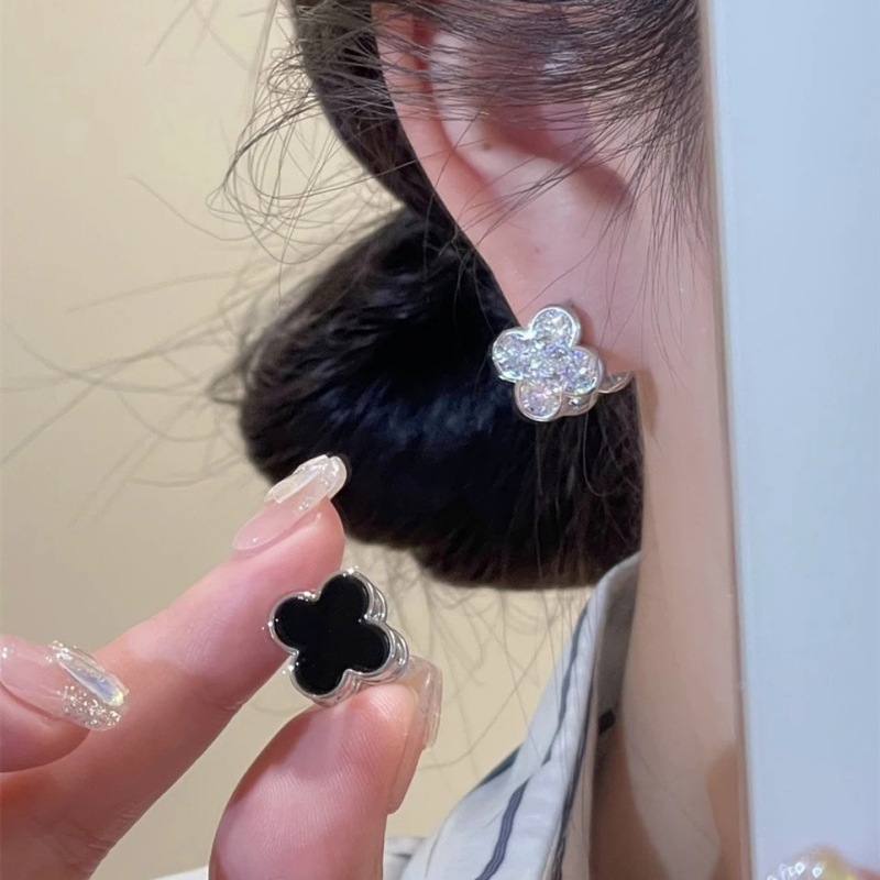Double-sided earrings, four-leaf clover
