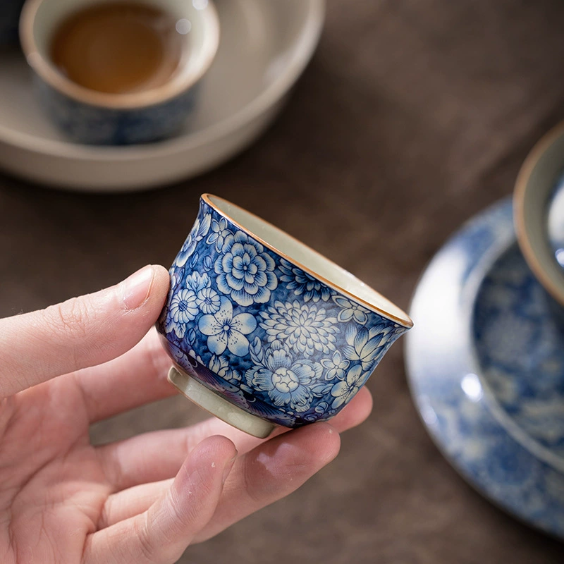 Blue and white flavored tea, tea cup, retro big clay
