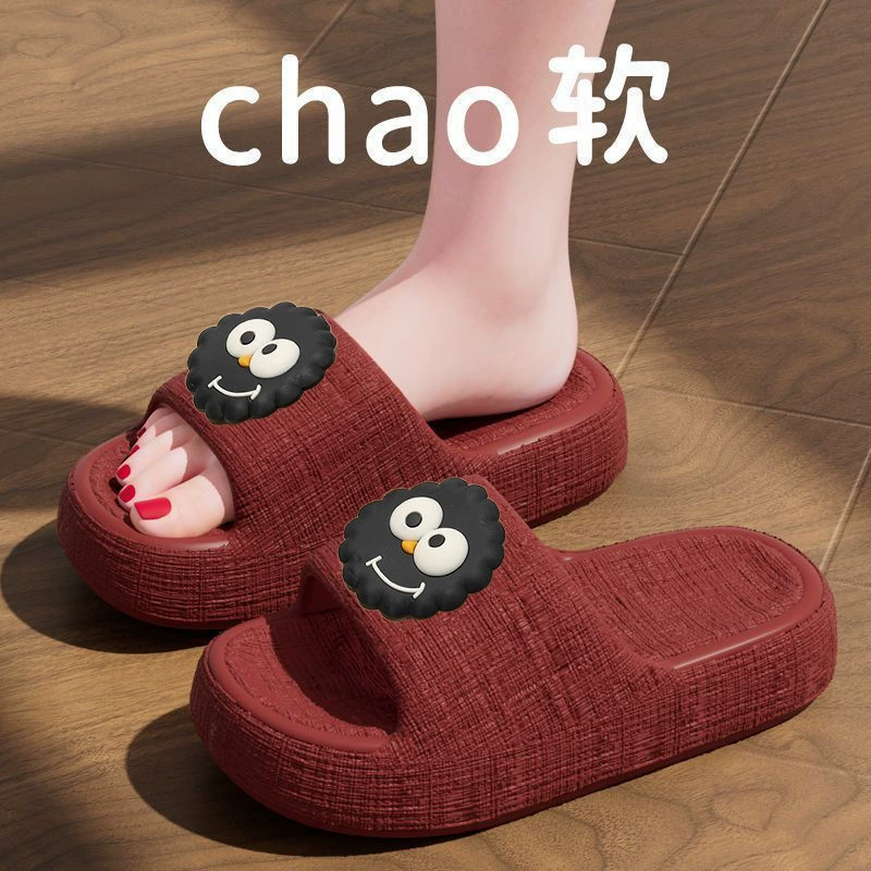 Ступать на фекалии тапочки женский 2025 новый летний внешний вид дома мультфильм нескользящая ванная комната