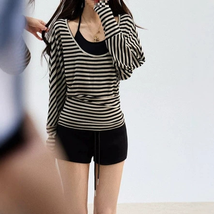 French-Style Striped V-Neck Long-Sleeve Sun-Protective T-Shirt for Women, Spring Season, Slim Fit, Casual Chic, High-End Feel, Loose and Slimming Top