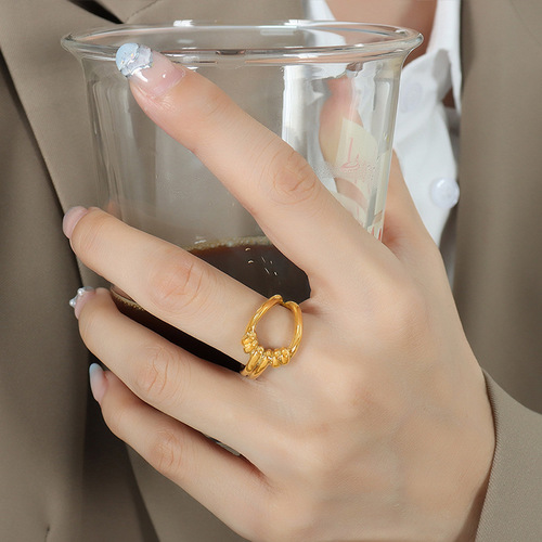 European and American geometric knotting hollow stacking ring electroplated 18K gold niche fashion design office worker ring finger ring 