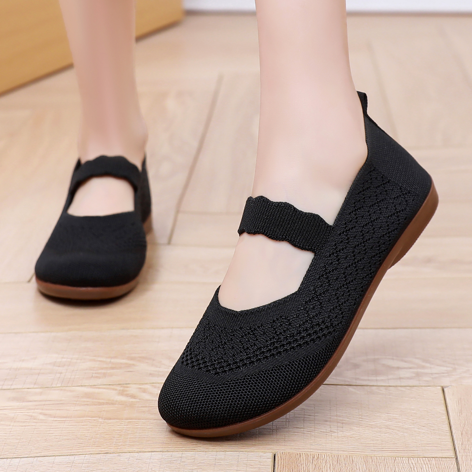 Zapatos de mujer transfronterizos zapatos de primavera viejos zapatos de tela ligeros de Beijing con suela suave no cansados zapatos casuales zapatos de madres de mediana edad