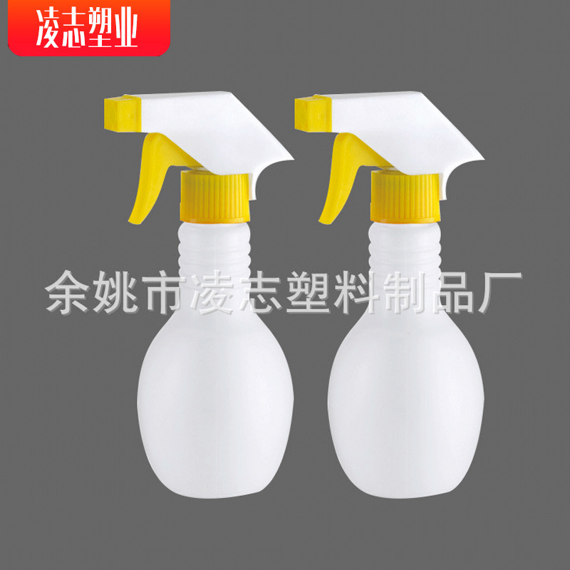 厂家供应400mlpe材质喷雾瓶浇花清洁喷洒多功能手扣式喷雾瓶