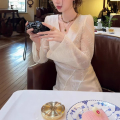 小婉法式气质优雅名媛收腰显瘦纯色喇叭长袖重工白色秋季新连衣裙