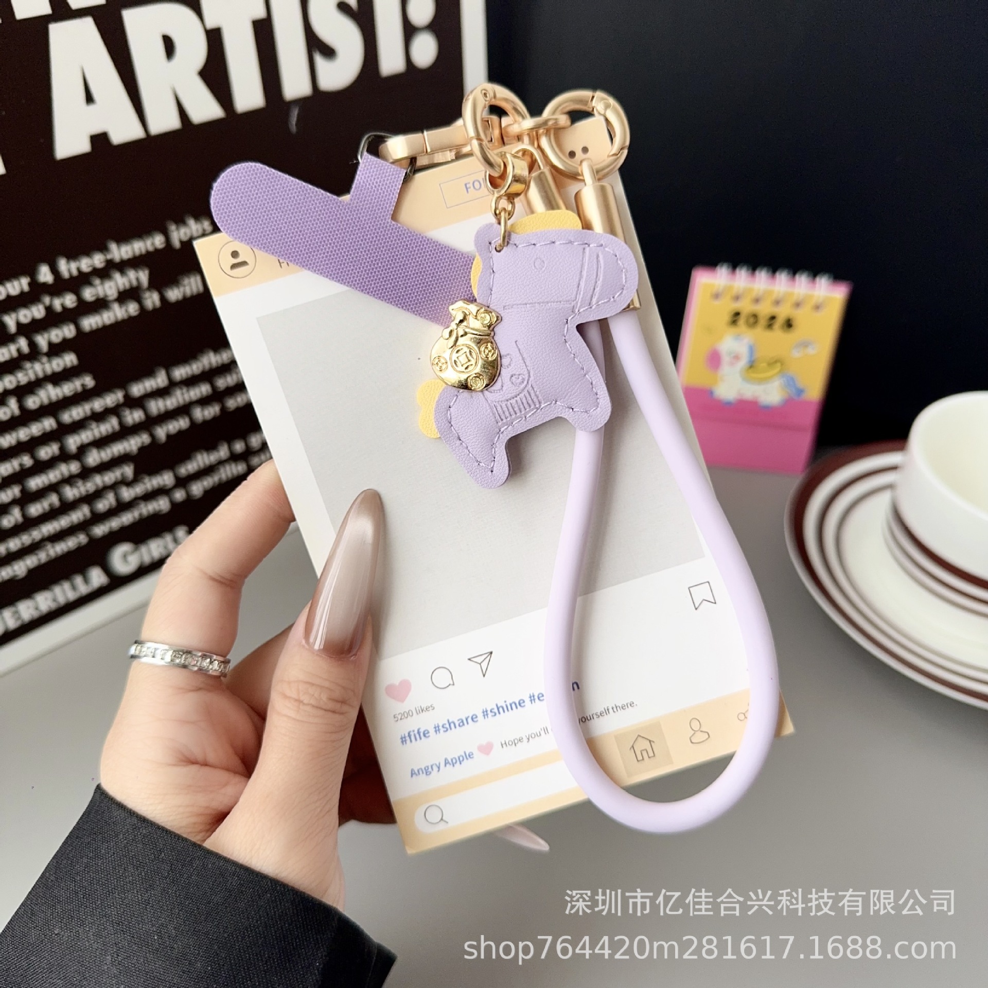 Simple línea de teléfono móvil líquido inmediatamente rico colgante de cuero ligero de lujo de alta calidad universal llavero de moda cuerda anti-perderida