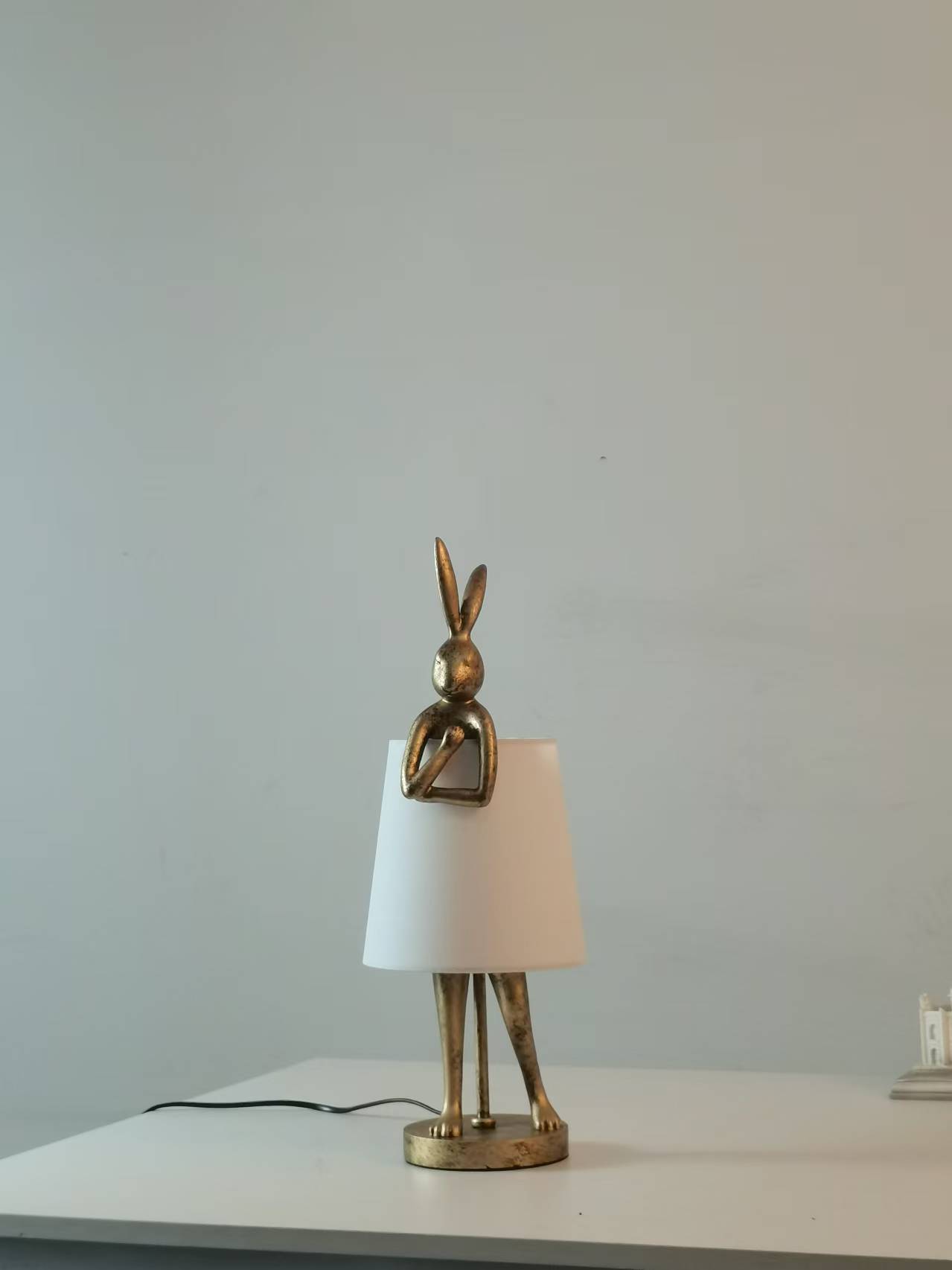 작은 크기 5개 - 금색 몸체와 흰색 갓