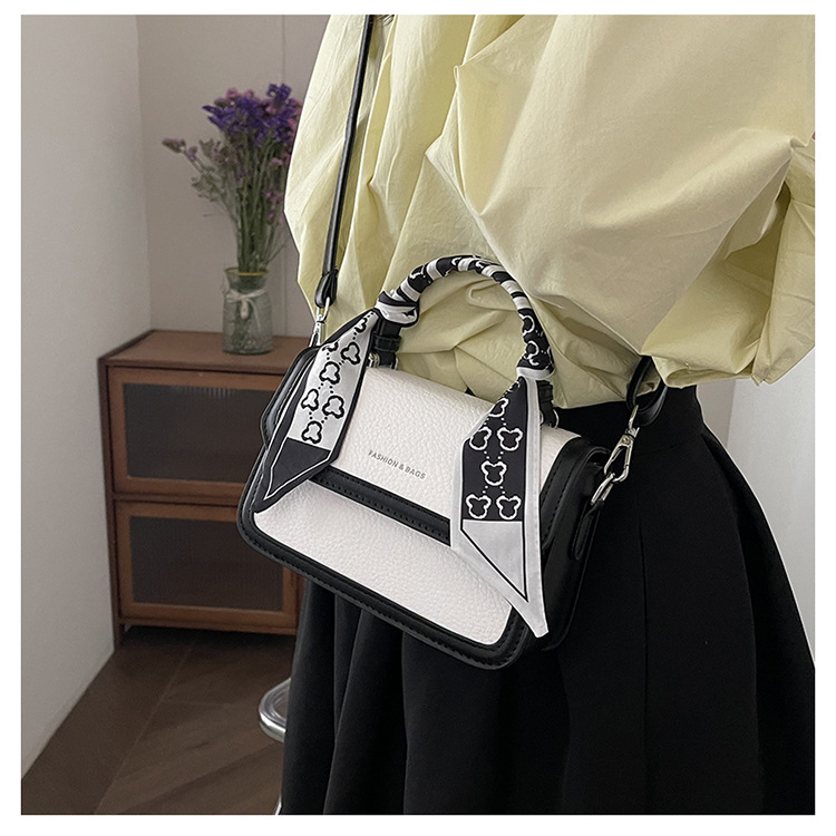 Bolso retrógrado en línea para mujeres 2024 nuevo estilo coreano de color de estilo extranjero bolso de hombro