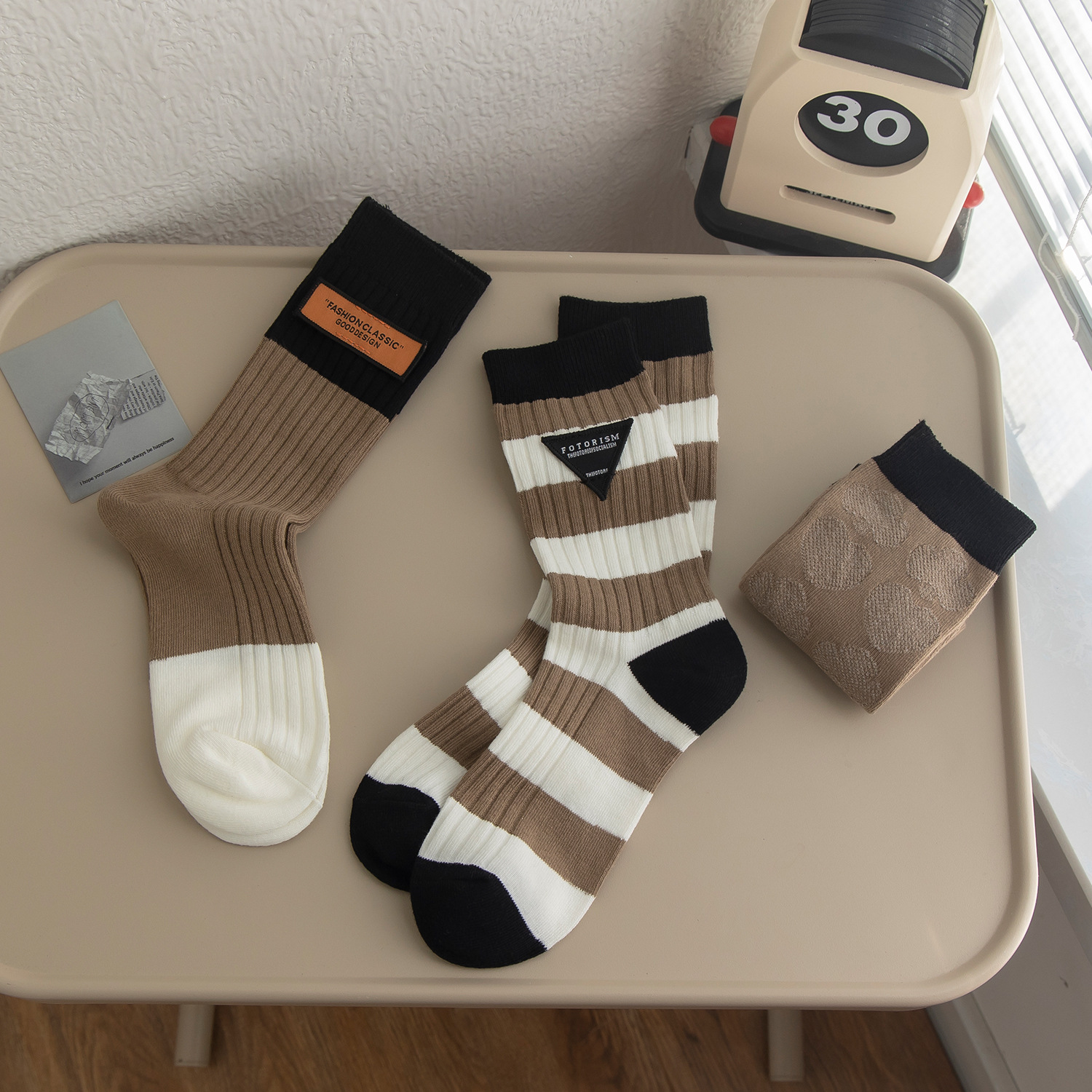 刺绣双针袜子女中筒袜秋冬季个性条纹堆堆袜ins潮百搭长筒袜外穿