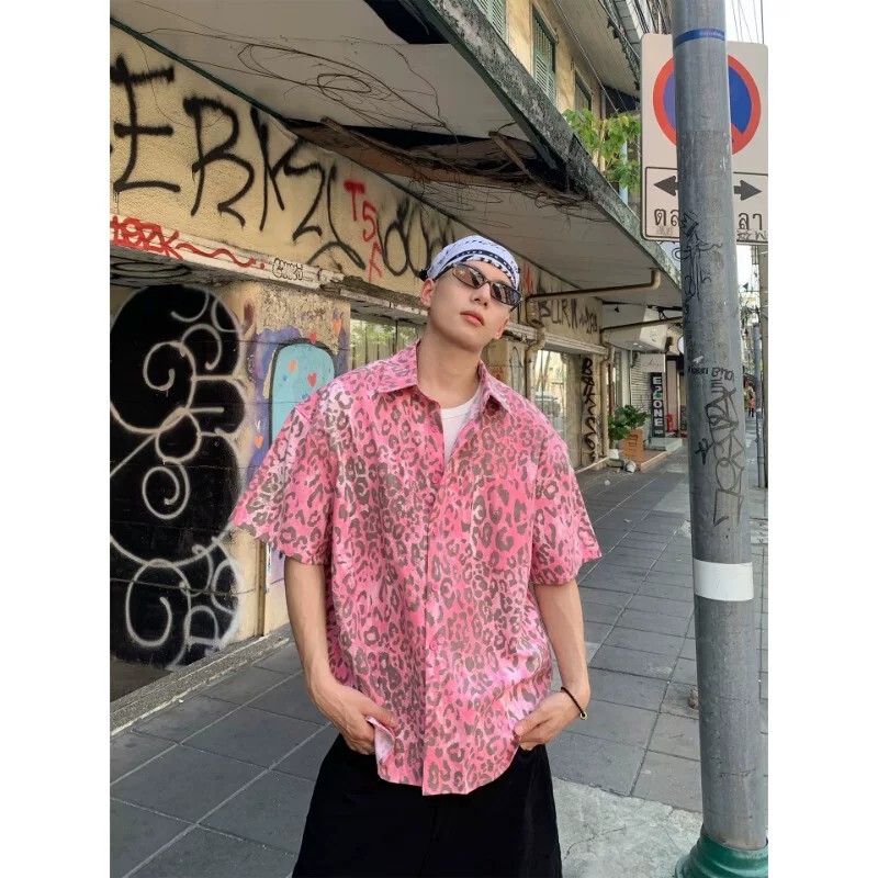 Summer Colorful Graffiti Lapel Artistic Short-Sleeved Leopard Print Shirt for Men Hawaiian Resort Style Casual Beach Shirt