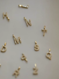 耳钉;项坠;耳扣