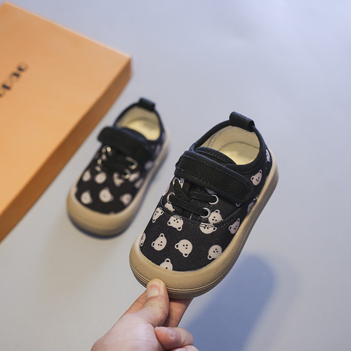Fall new arrival baby canvas shoes for infants and toddlers—cartoon little bear first-walker shoes with soft, non-slip soles and convenient velcro straps.