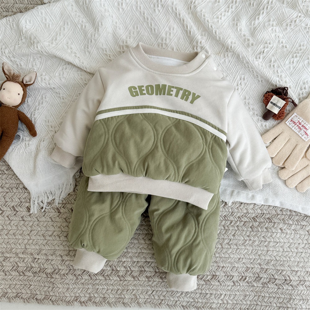 2024 ropa para niños coreanos otoño e invierno engrosamiento traje cálido para niños de 1 a 3 años traje de salida acolchado de dos piezas 2