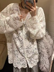 フレンチスタイルのセクシーなVネックメッシュブラウス、レースシャツ、夏の新作デザイン、ゆったりとした女性用シャツトップス