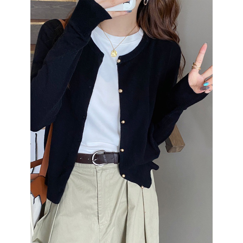 검은색