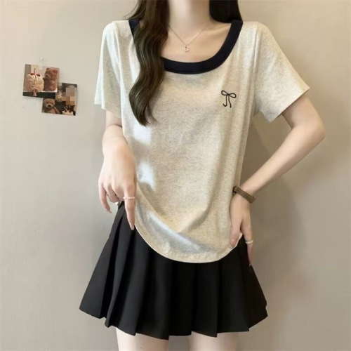 Ladies' Loose Sweet Style T-Shirt Top with U-Neck, Color Block, Covering Stomach, Arc Hem for Larger Sizes, Up to 300 Pounds