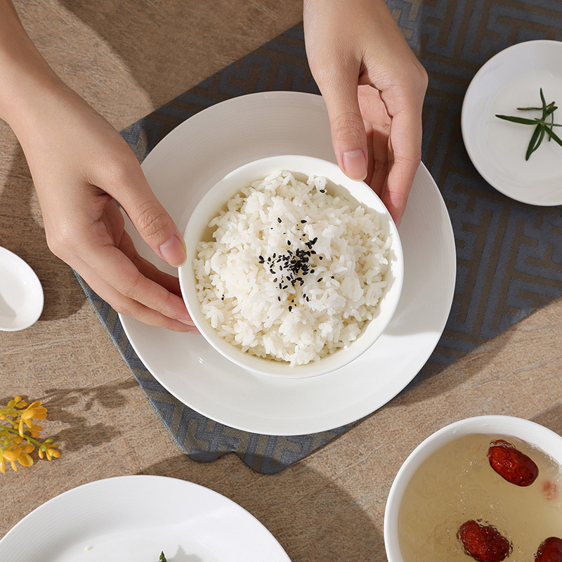 Porcelana de pelo solto, platos de porcelana simple, platos y palillos, combinación de platos y palillos creativos, estilo chino de lujo ligero y nuevo regalo de platos