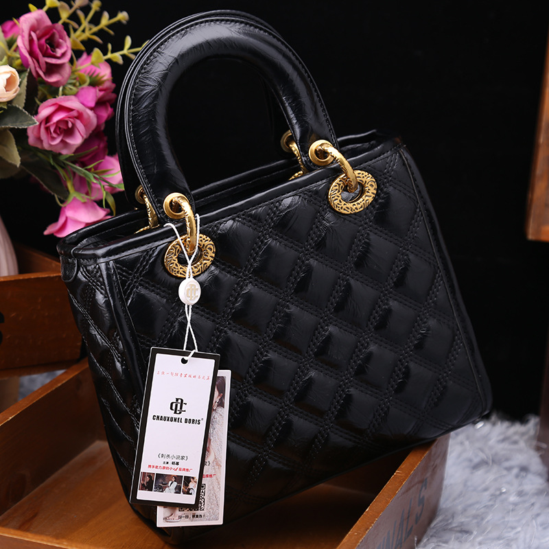 Contador de productos genuinos marca de cuero genuino Diana bolsa 2023 nueva moda de estilo occidental incrustado en diamantes bolsa hombro crossbody pequeña bolsa de moda