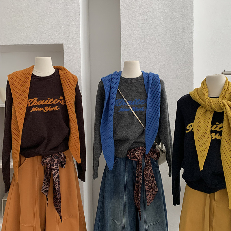 欧玛莱 镂空三角披肩圆领字母提花长袖宽松针织衫套头毛衣女 5433