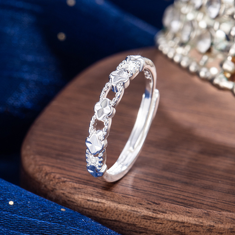 New Style Clover Ring for Women, Light Luxury, Simple Hollow Floral Forest Style, High-End Open Index Finger Ring