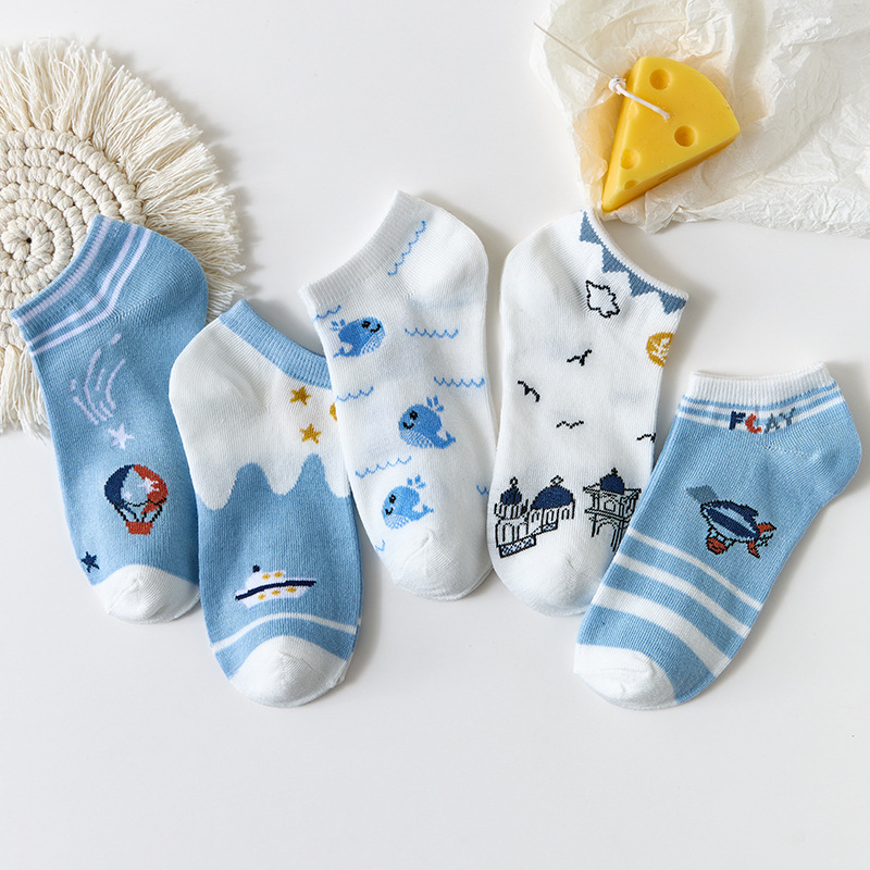 Calcetines de mujer calcetines de vaca de dibujos animados lindo verano nuevo Delgado transpirable casual calcetines de barco de mujer fábrica al por mayor