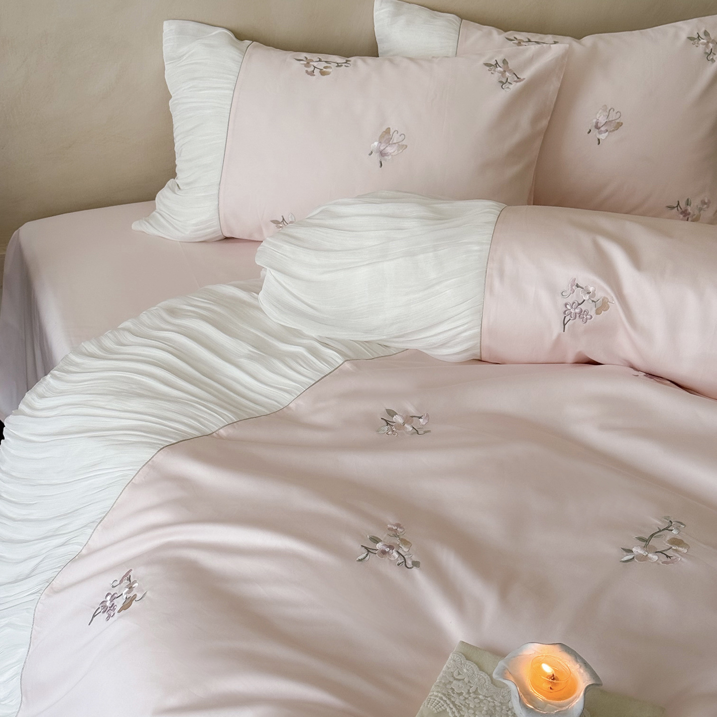 Elegant Embroidered Four-piece Cotton Bedding Set For Bedroom_voghion.com