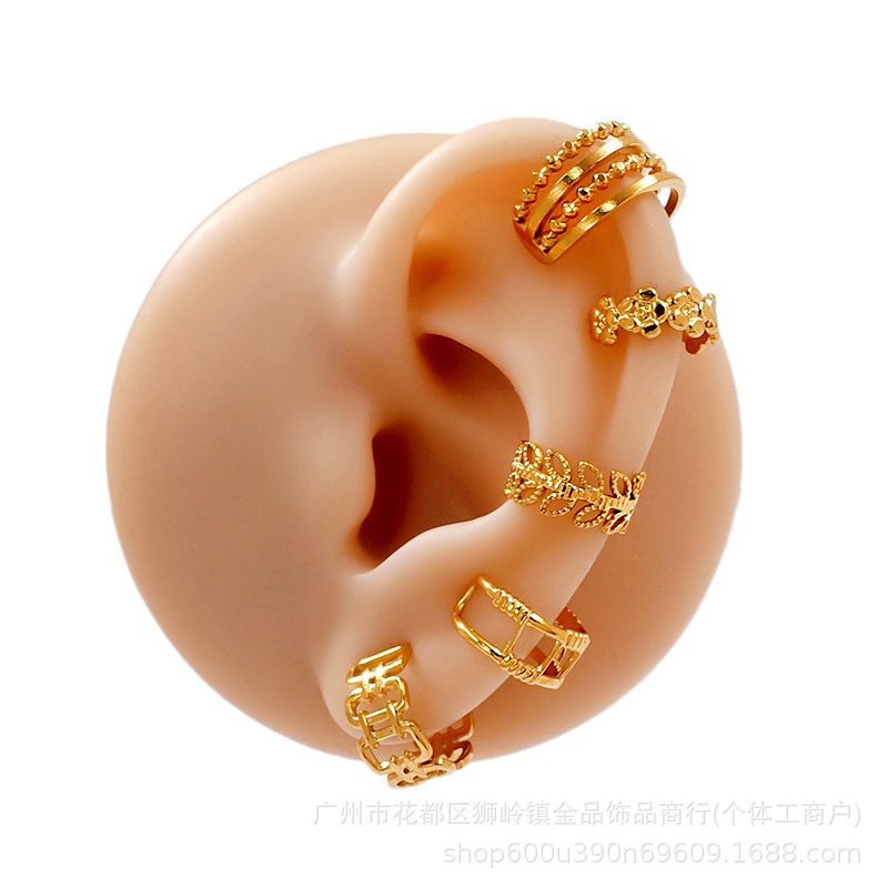 Aretes de acero de titanio de estilo retro transfronterizo no se desvanecen nicho femenino de lujo ligero de alto nivel accesorios de abertura de acero inoxidable