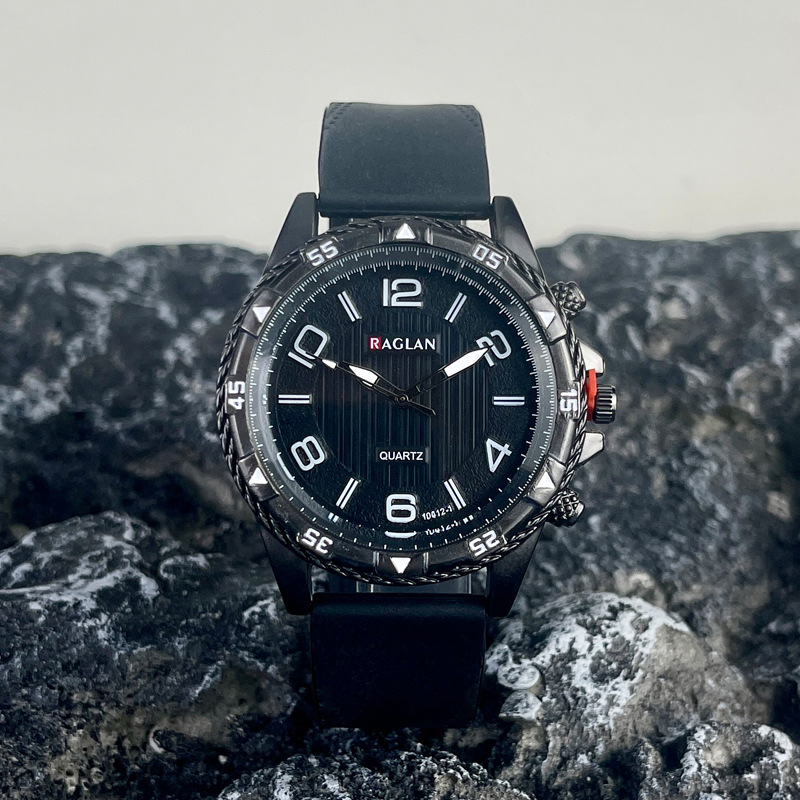 Hot Selling Fashion Cool Men Watch Sports Silicone Watch Men's Quartz Watch_voghion.com