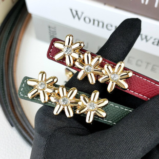 ins�L���e���s�ٴ��Ůʿ�b����������bȹ��ţ��ѝ����Ƥ��