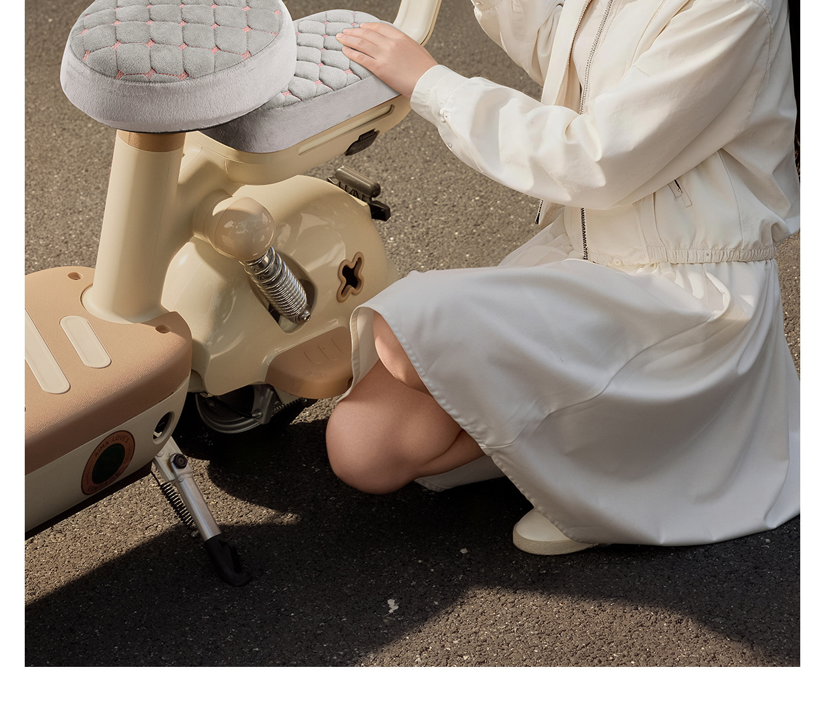 New Electric Scooter Seat Cover Winter Protective Cover Ultra-Cold-Proof and Warm-Keeping Electric Vehicle Sun-Proof Fleece-Lined Thickened Seat Cover