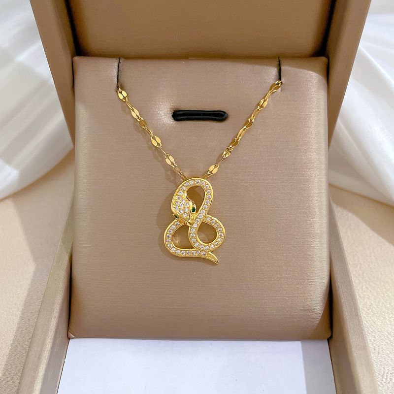 Fashion Star Butterfly Stainless Steel Inlay Zircon Pendant Necklace 1 Piece