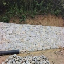 不规则地铺碎拼石墙面毛石庭院建筑外墙装饰天然文化石厂家护坡石