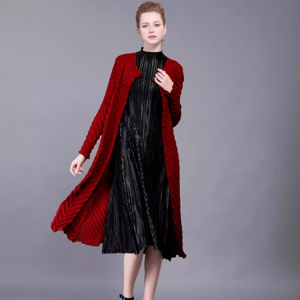 2024秋季新款三宅设计压褶圆领显瘦修身外套一生褶皱长袖长款外套