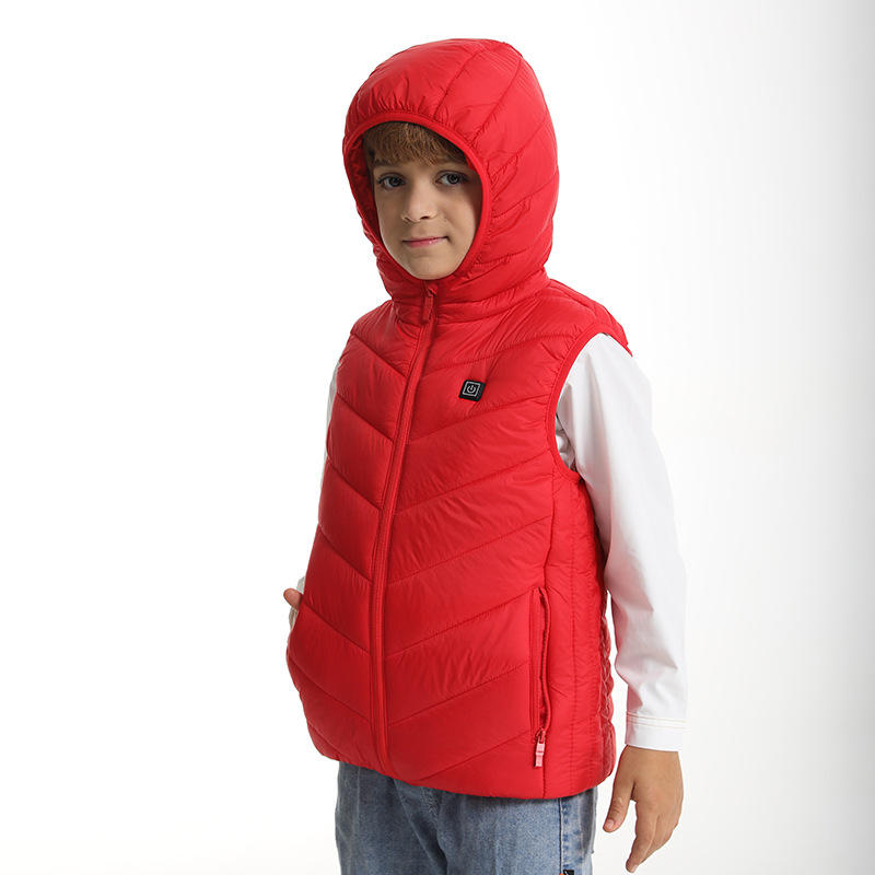 후드가 달린 빨간색 민소매