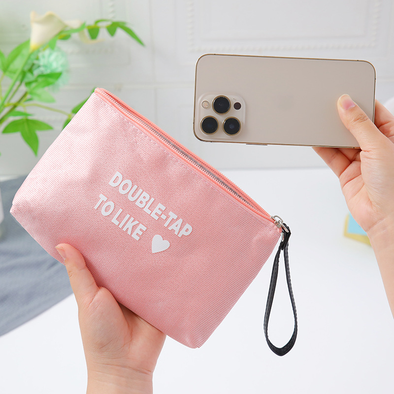 간단한 방수 화장품 보관 가방 휴대용 작은 신선한 여성 화장품 가방 다기능 휴대 전화 동전 지갑 손목 스트랩