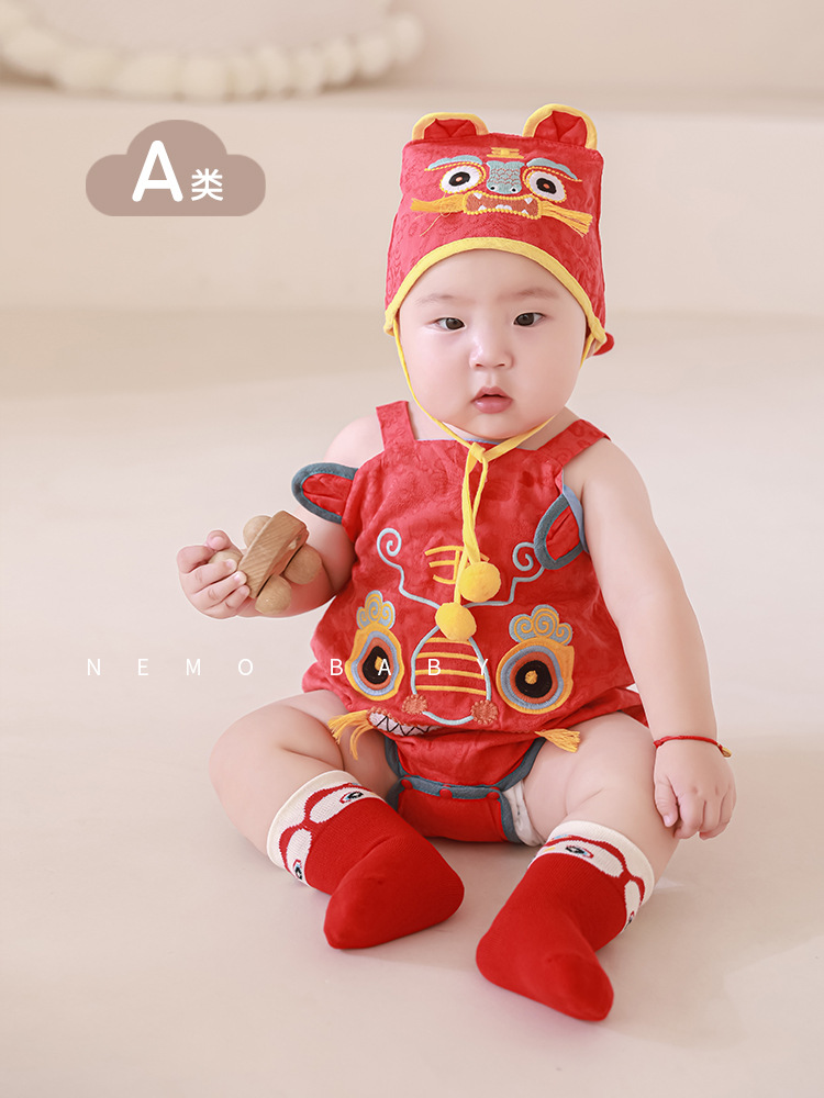 2024 otoño y invierno nuevos productos bebés Año Nuevo calcetines rojos Año Nuevo bebés recién nacidos aniversario calcetines de luna llena