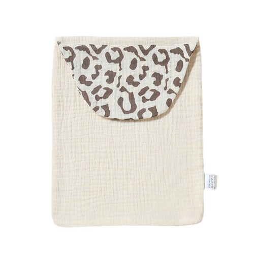 Pure cotton sweat towel four layers of gauze for male and female babies newborn children large breathable cartoon cotton pad back sweat towel