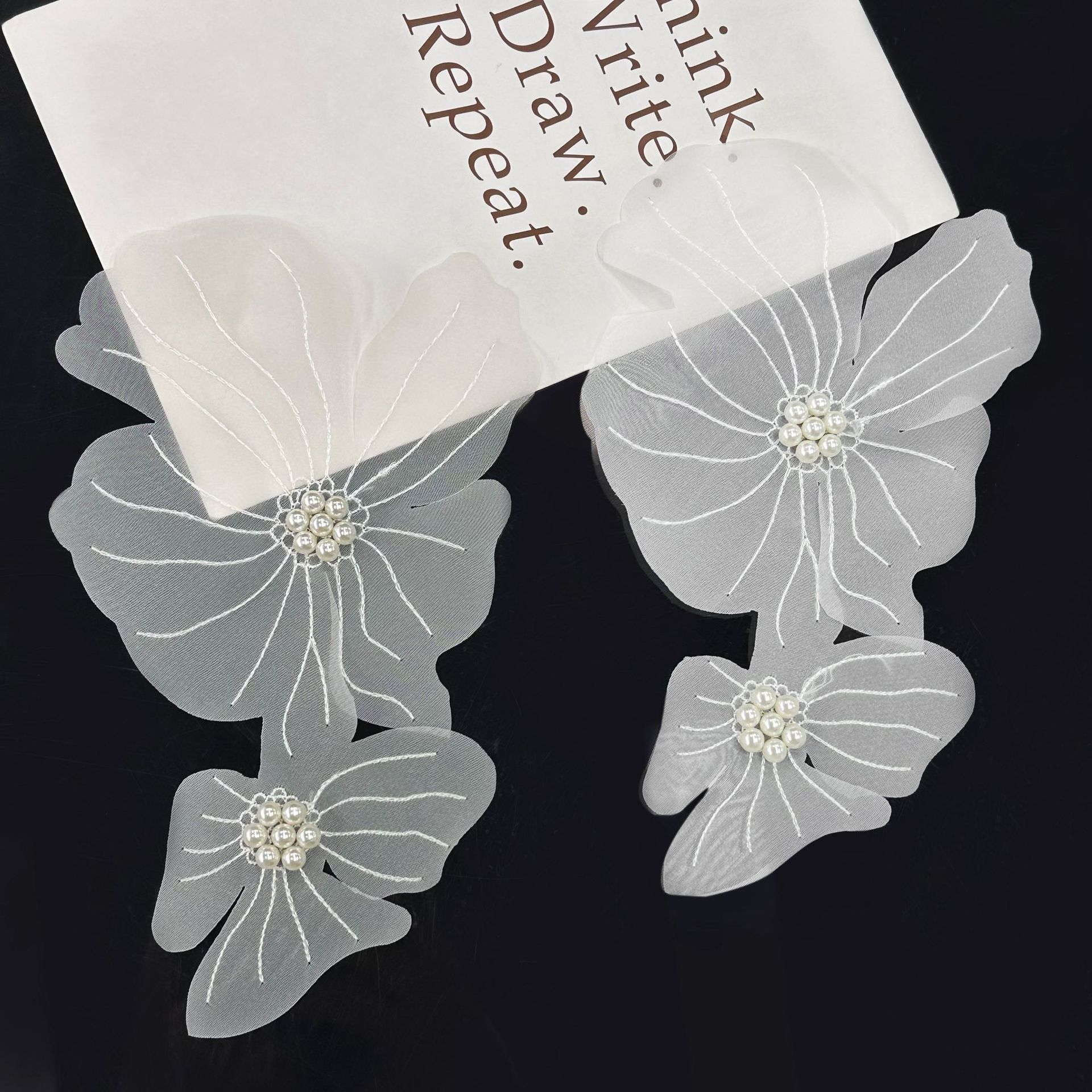 Computer bordado cuentas pegatinas cuentas pegatinas cuellos de encaje decoración de collar tela de malla doble superpuesta ropa pegatinas de tela de pecho