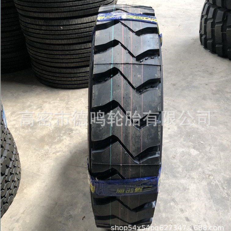 Triángulo/Dongfeng/Fengshen/Chaoyang camión de acero 700/825R16/900/1000/1100/1200R20
