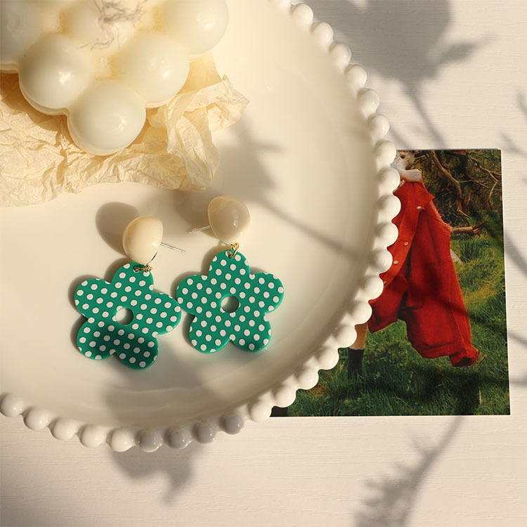 green earrings
