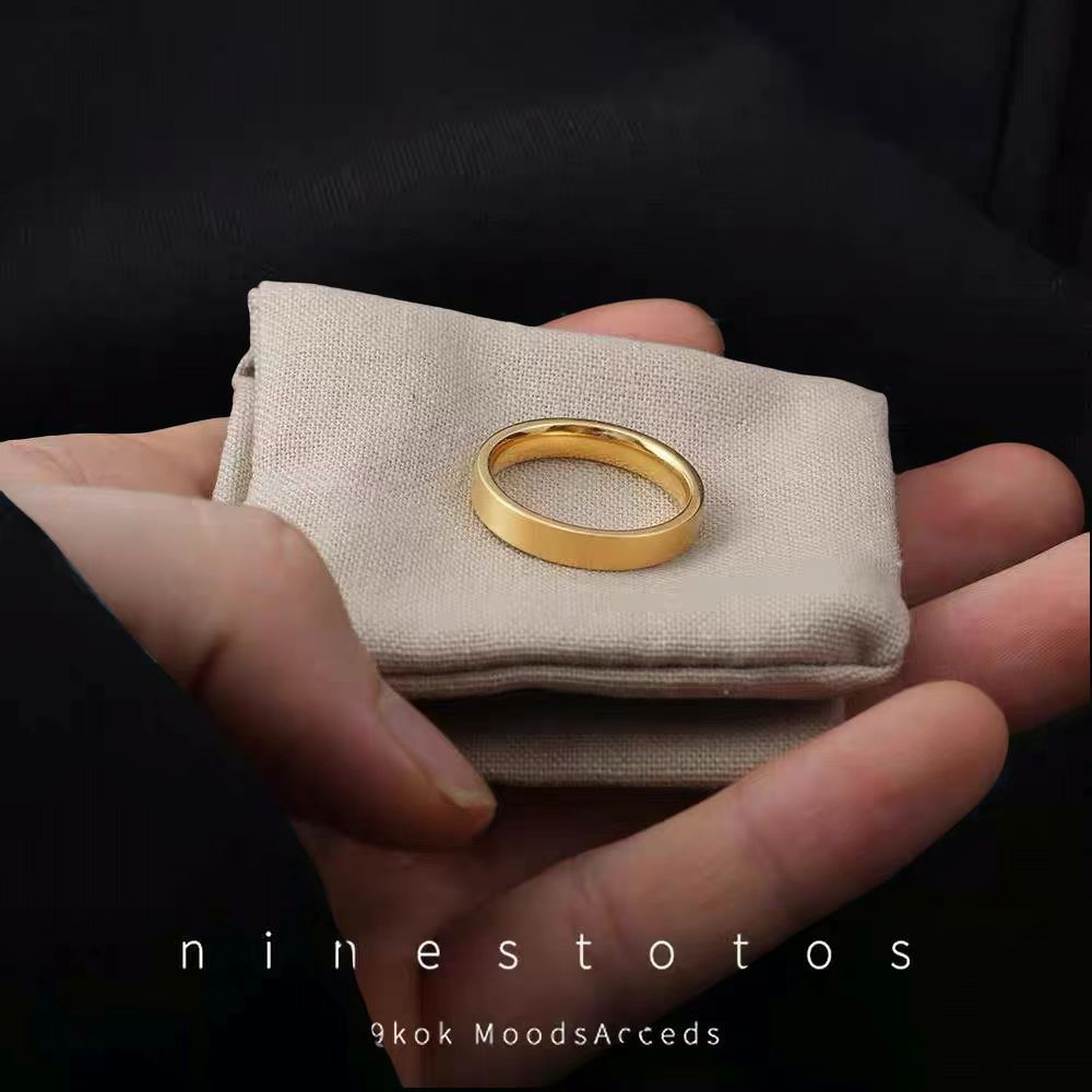 Anello in titanio per donne con dita piccole, resistente allo sbiadimento, a forma di diamante con diamanti incastonati, stile femminile leggero e lussuoso._voghion.com