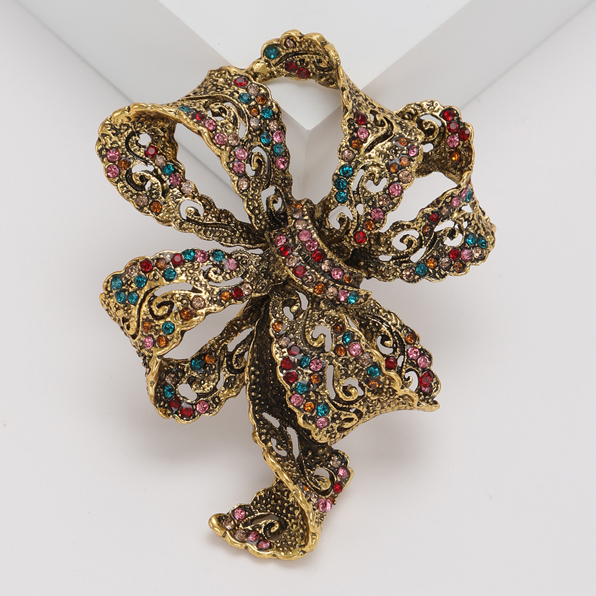 Lady Bow Knot Alloy Inlay Rhinestones Women's Brooches display picture 5