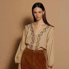 欧洲小众女装秋冬新款复古民族风刺绣V领小飞袖纯棉宽松法式衬衫